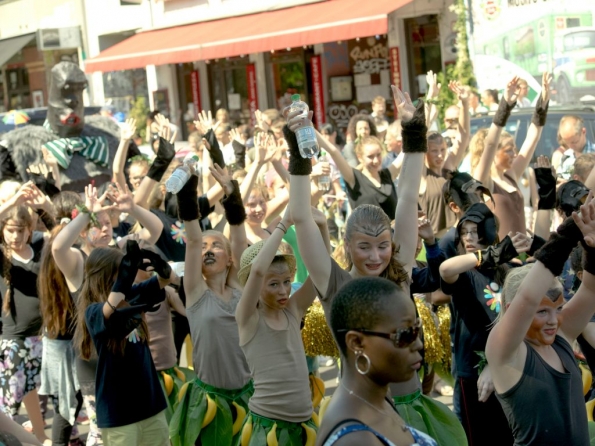 OLYMPUS DIGITAL CAMERA