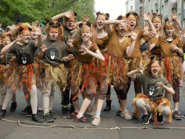 OLYMPUS DIGITAL CAMERA