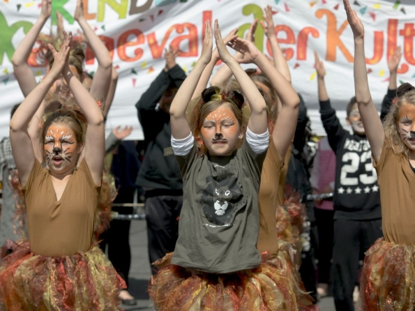 OLYMPUS DIGITAL CAMERA