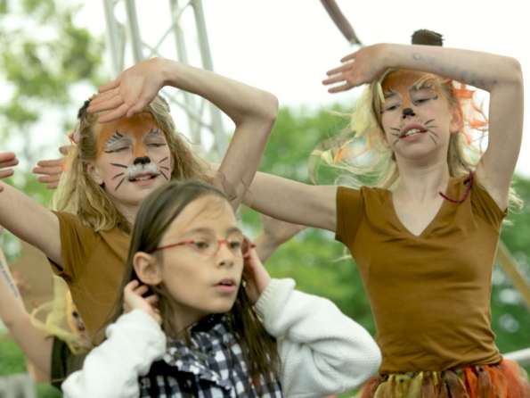 OLYMPUS DIGITAL CAMERA